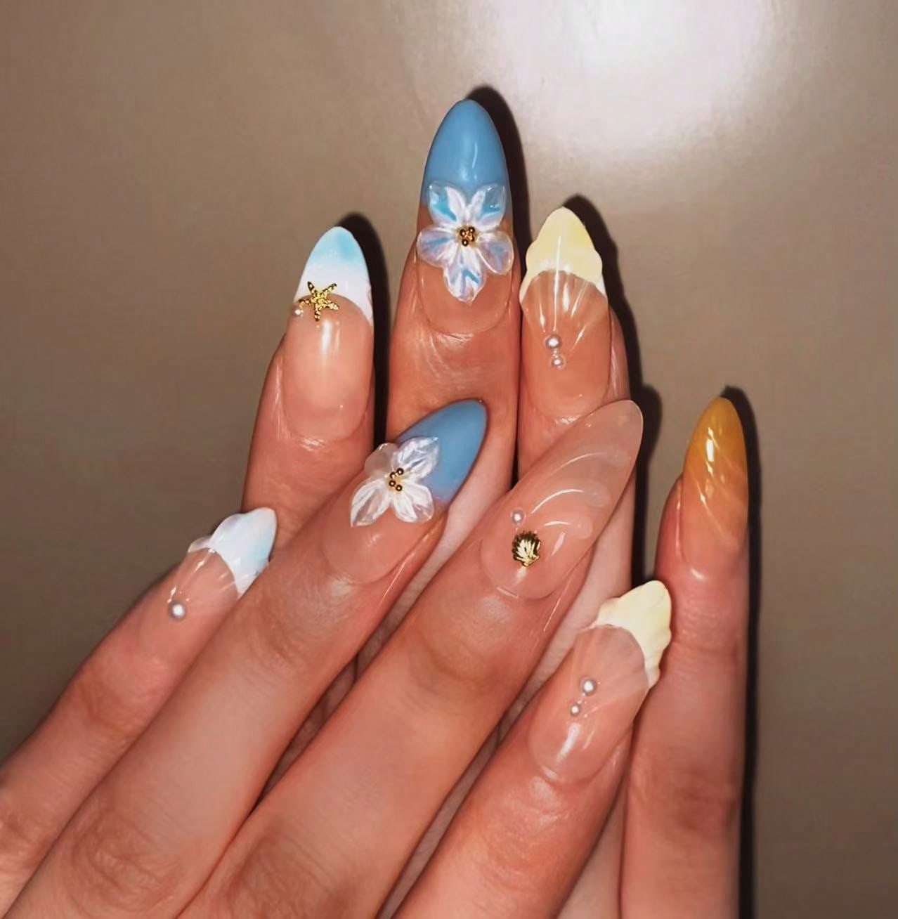 Handmade 3D Flower And Water Ripple Carving Elements French Tip Gradient Style Nail Art Design Manual Nails With Pearl, French Tip, And Gold Bead Decorations 100% Handmade Press On Nails Almond 10 Pcs Fake Nail Tips Reusable For Holiday And Daily Life Fas