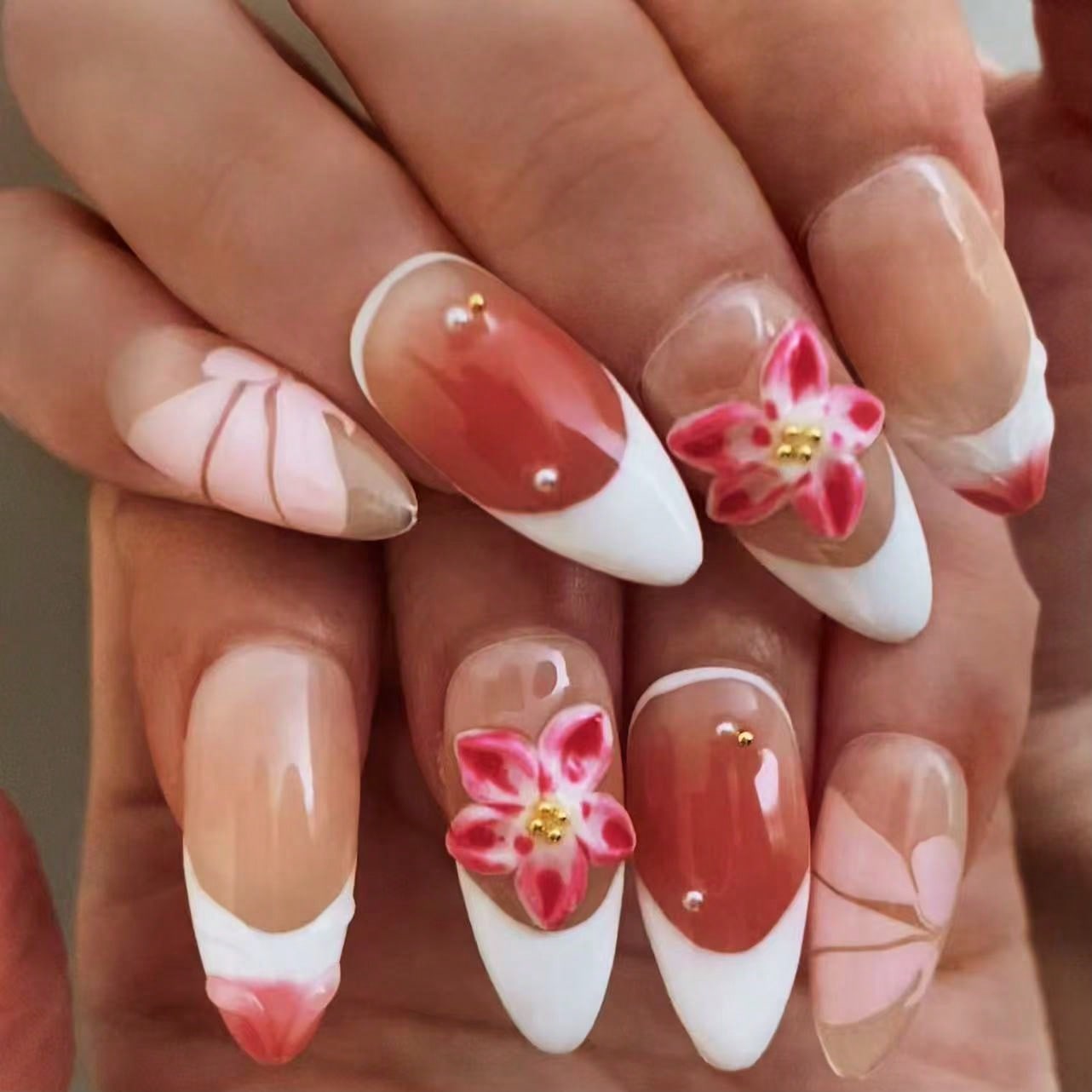 Handmade 3D Flower And Blush Gradient Elements French Tip Style Nail Art Design Manual Nails With Pearl, French Tip, And Gold Bead Decorations 100% Handmade Press On Nails Almond 10 Pcs Fake Nail Tips Reusable For Holiday And Daily Life Fast Stick Nail Pr