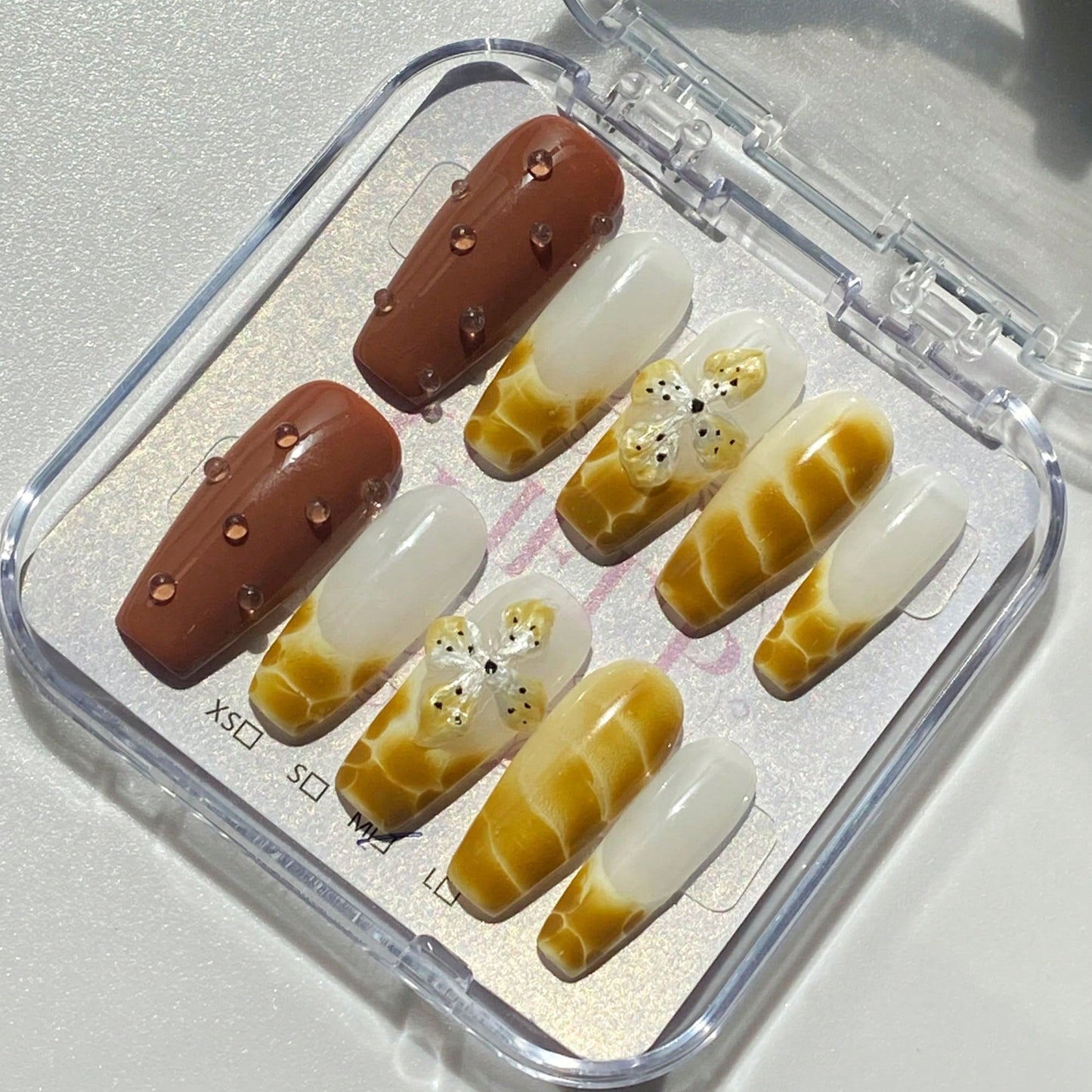 Handmade 3D Flower And Crocodile Skin Elements French Tip Gradient Style Nail Art Design Manual Nails With Pearl, Water Ripple Carving, And French Tip Decorations 100% Handmade Press On Nails Almond 10 Pcs Fake Nail Tips Reusable For Holiday And Daily Lif